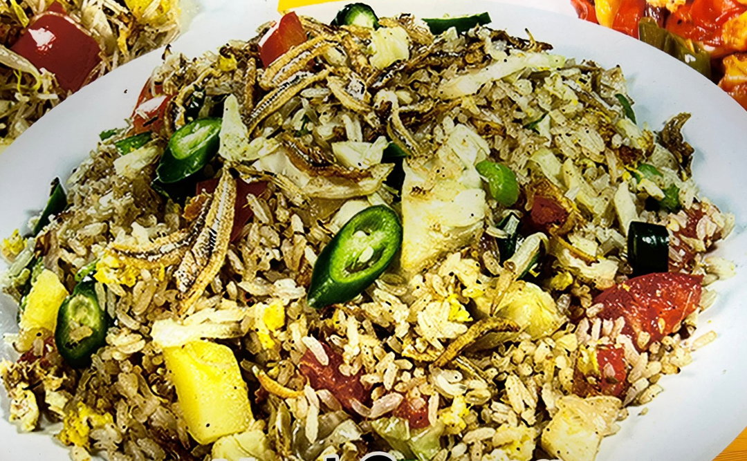 Nasi Goreng Puteh Ikan Bilis