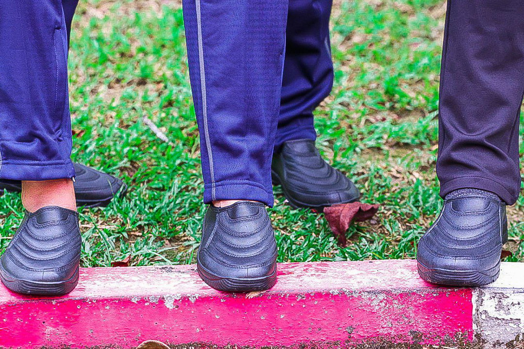 RUBBER SHOES
