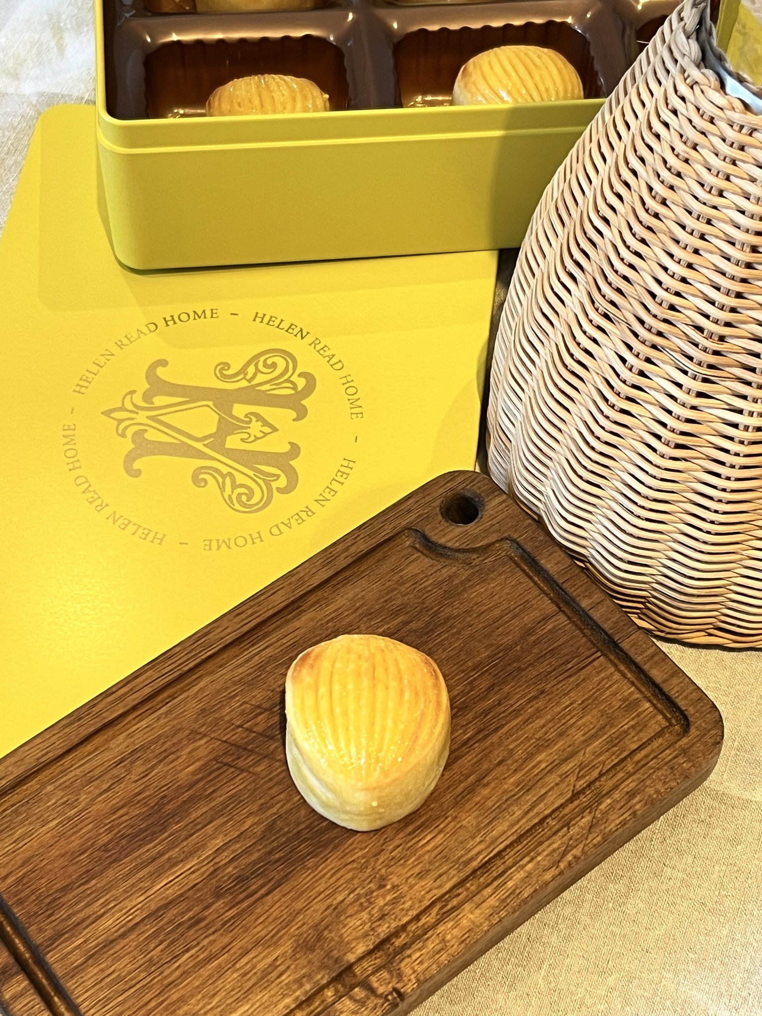 BESTSELLER: Golden Shell Custard Pastries_2
