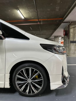 TOYOTA ALPHARD 8 SEATER