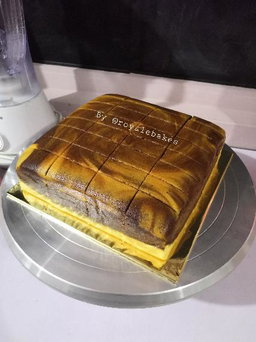 Premium Marble Choc Vanilla Buttercake