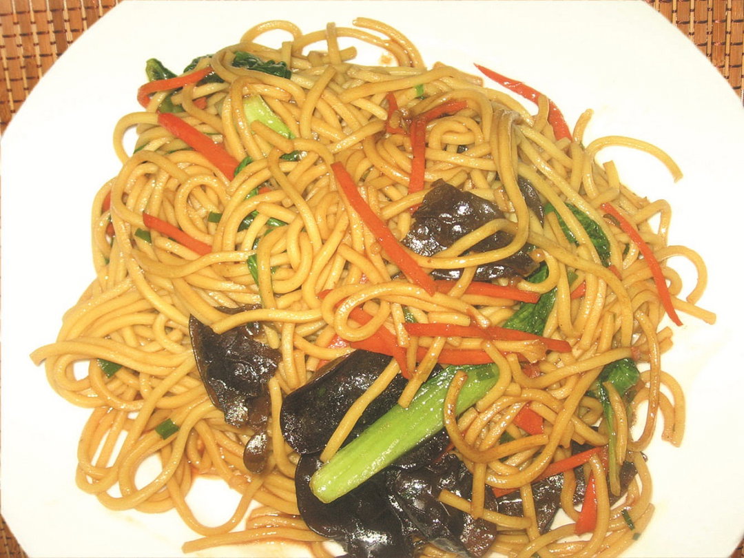 Veg. Fried Noodles   时蔬 炒面