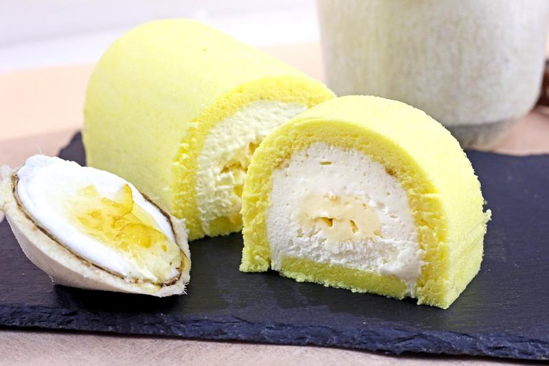 Yuzu Coconut Roll Cake_0