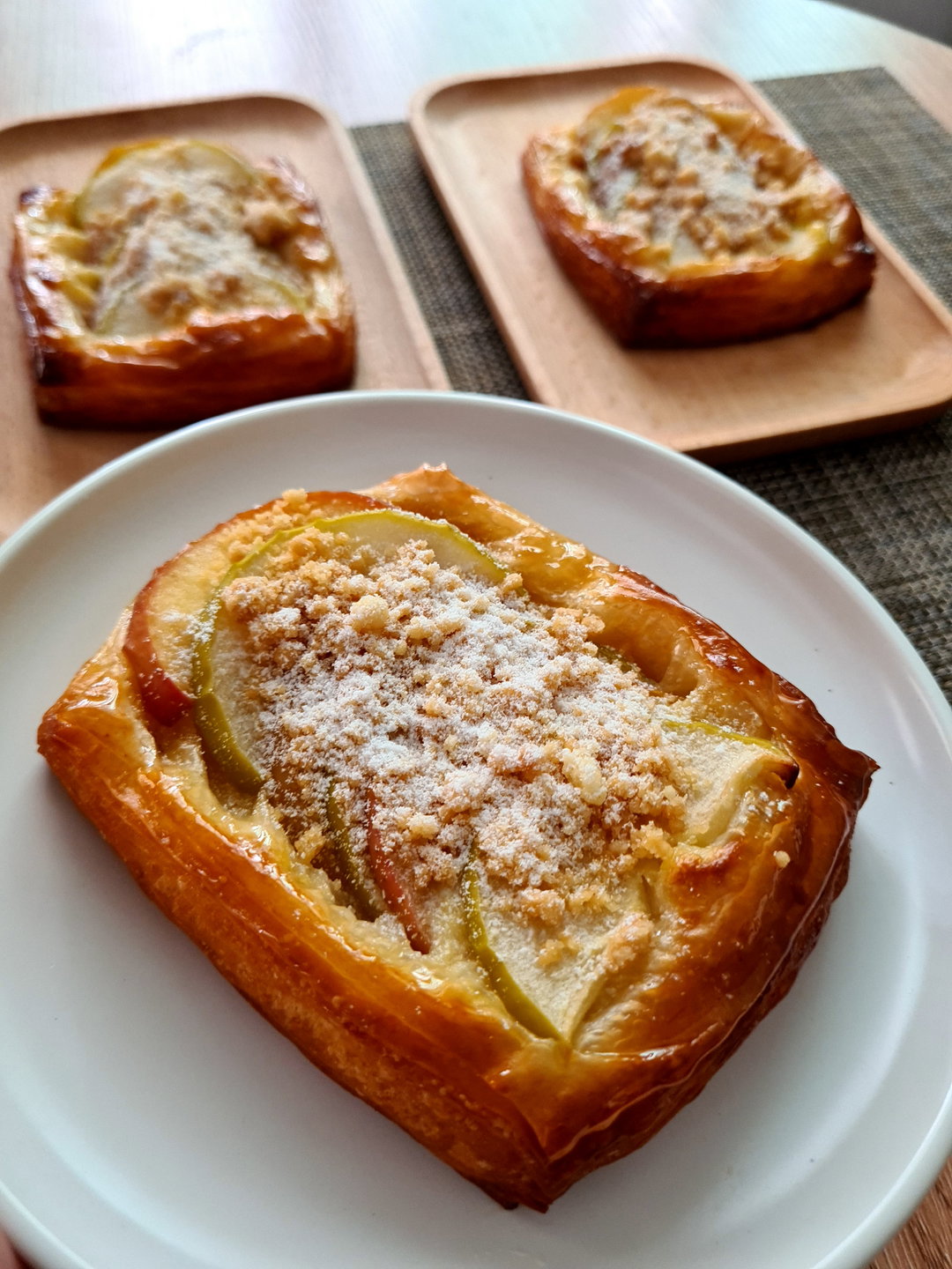 Cinnamon Apple Crumble