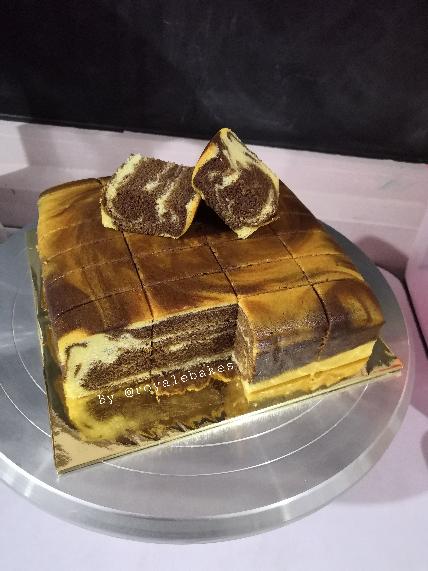 Premium Marble Choc Vanilla Buttercake