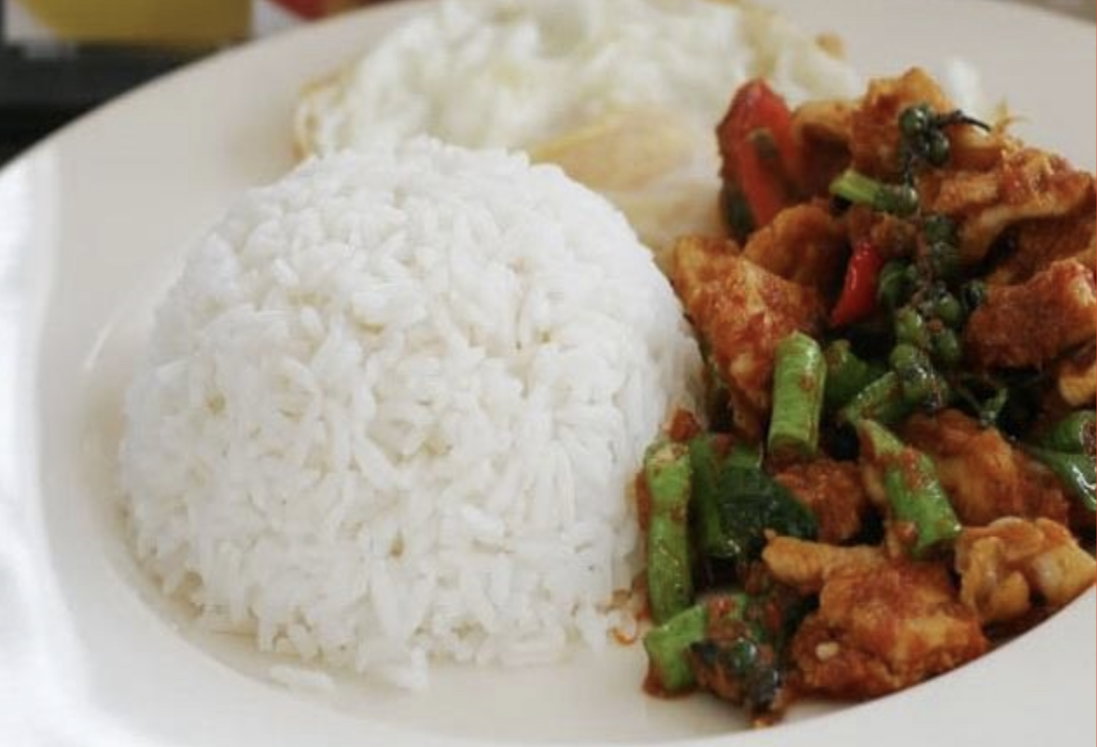 Thai red curry chicken rice with egg_0