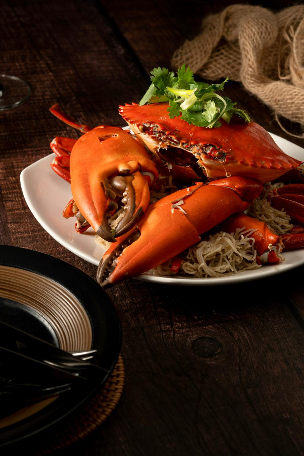 7th Mile’s ‘live’ Crab Beehoon - $9/100g