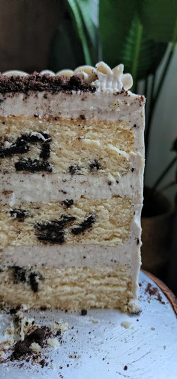 Cookies and Cream (Tall Cake)