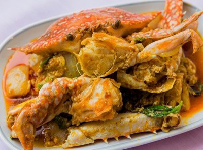 Thai yellow curry with flower crab 