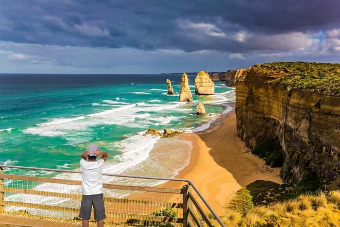 DAY TOUR - The Iconic 12 Apostles & Great Ocean Road Scenic View Drive _3