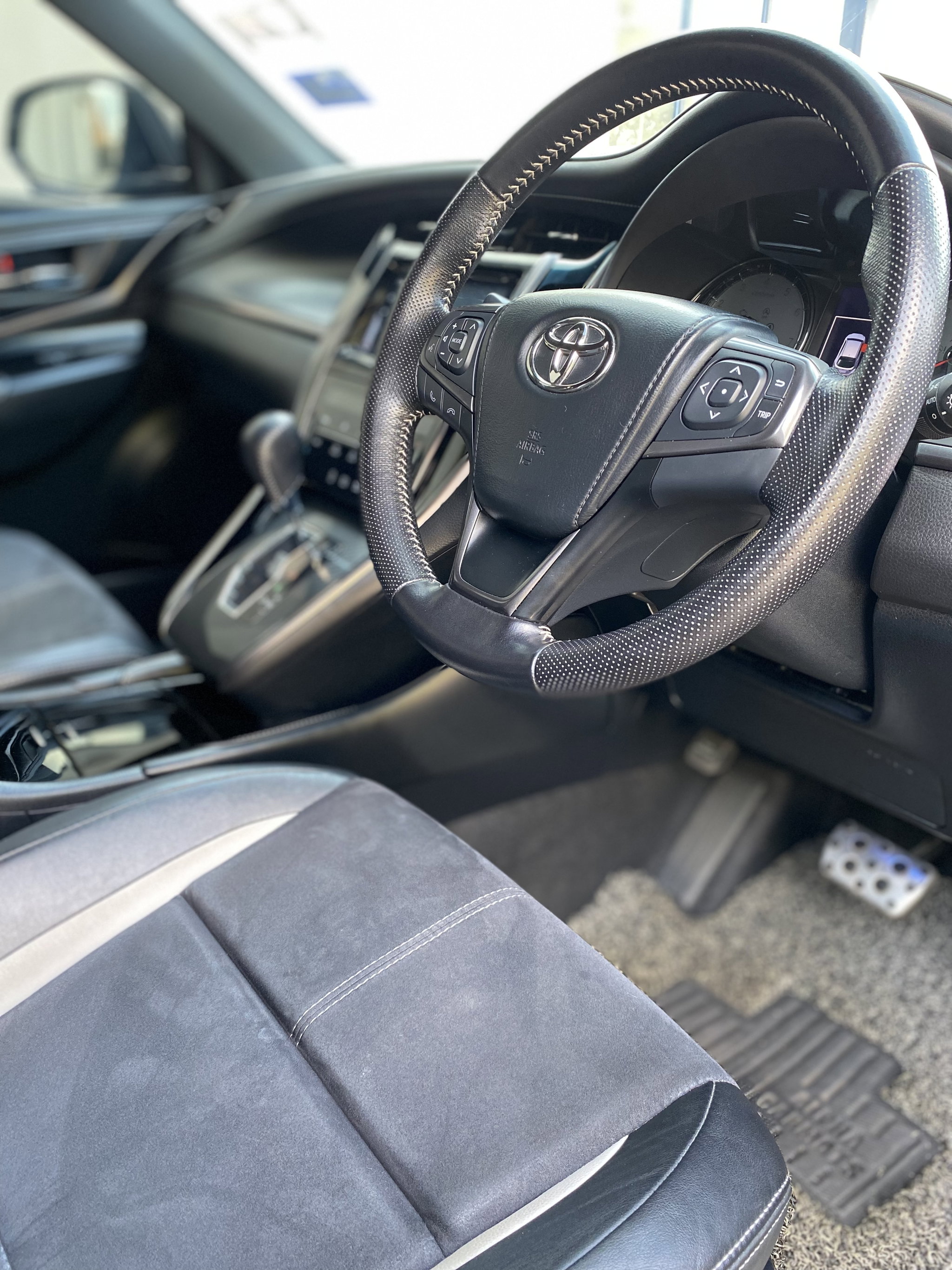 TOYOTA HARRIER_4