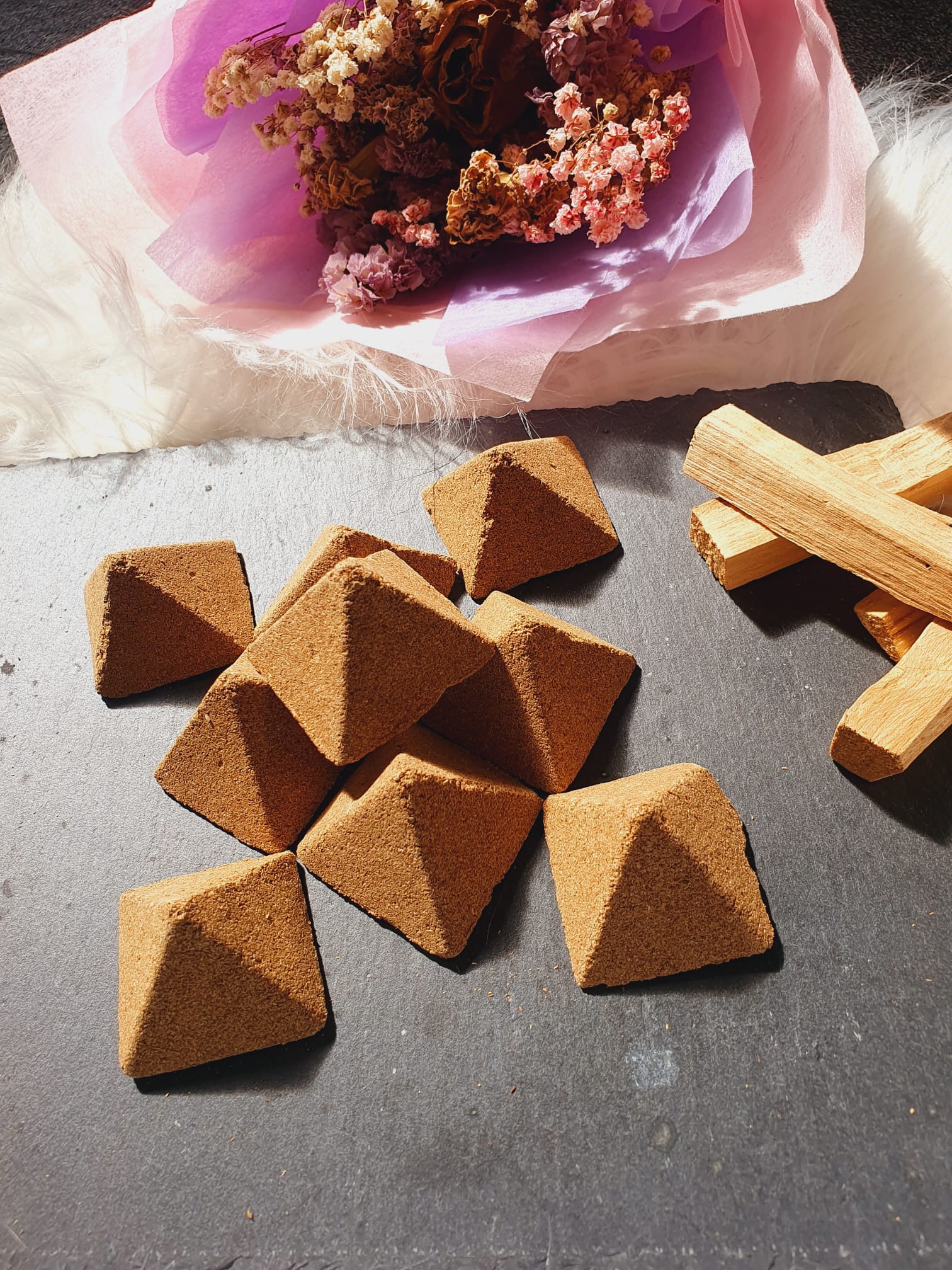 Pyramid Palo Santo Incense x 5 pcs_2