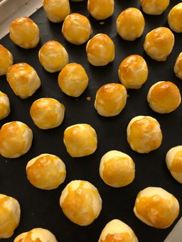 Pineapple Spheres
