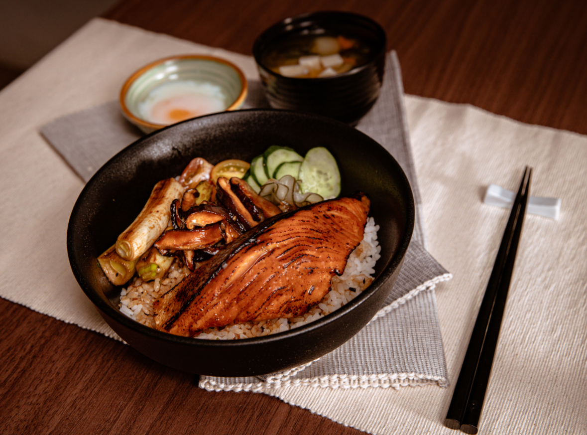 D6. Teriyaki Salmon Don _0