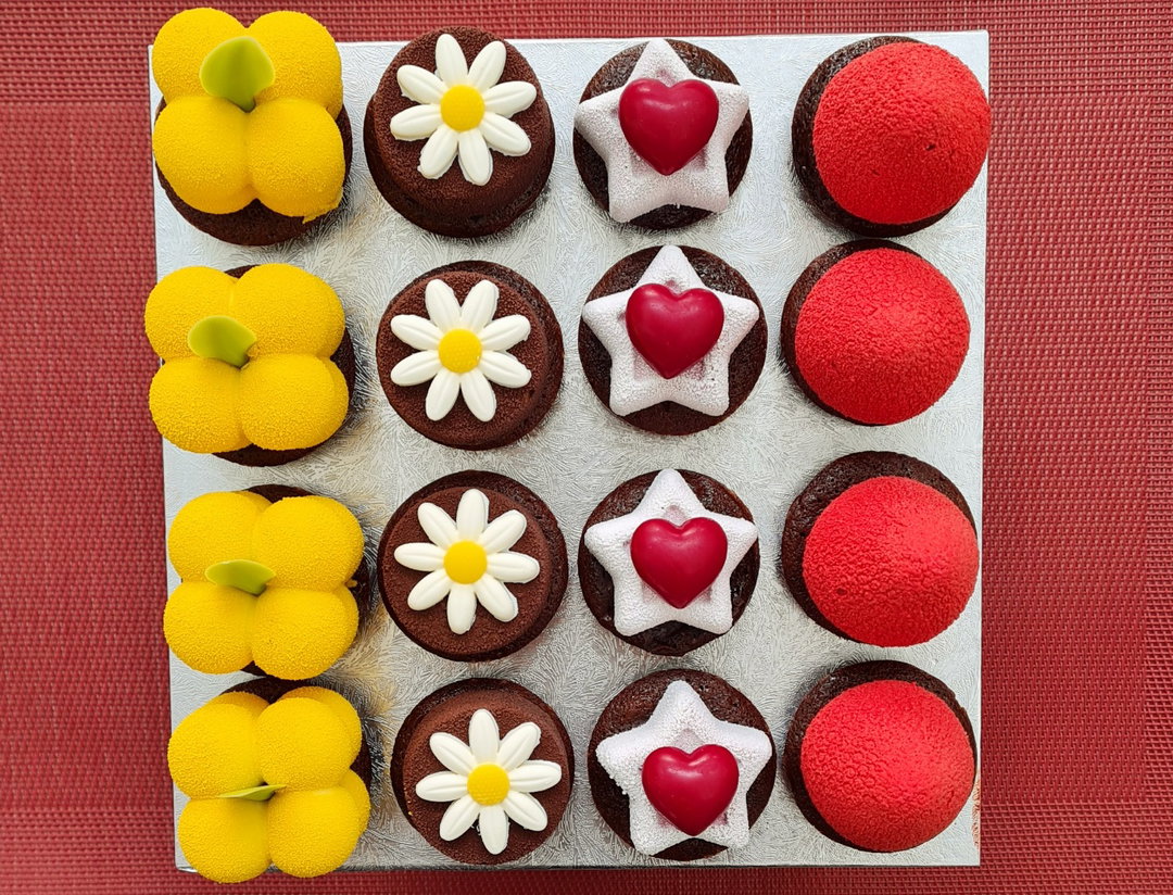 Chef signature, Premium petit gateaux 16 pieces 