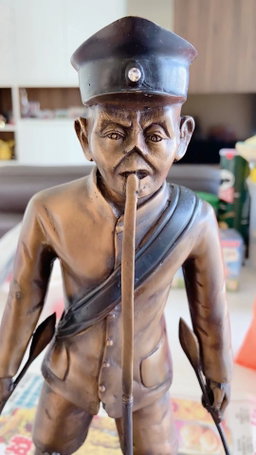 Ajarn Fon Deesawang Standing Statue