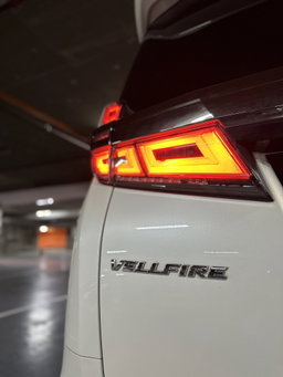 TOYOTA VELLFIRE ZG FACELIFT (PUTIH)