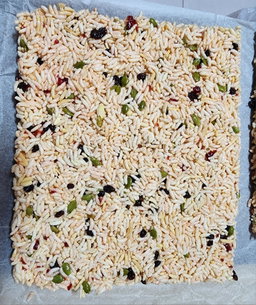 Strawberry rice crackers 