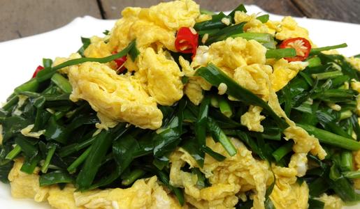 Stir fry chives with egg