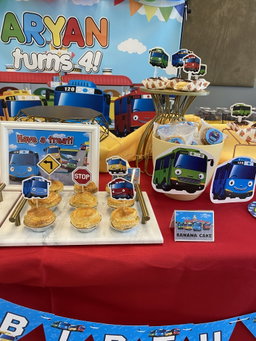 Tayo Bus Dessert Table