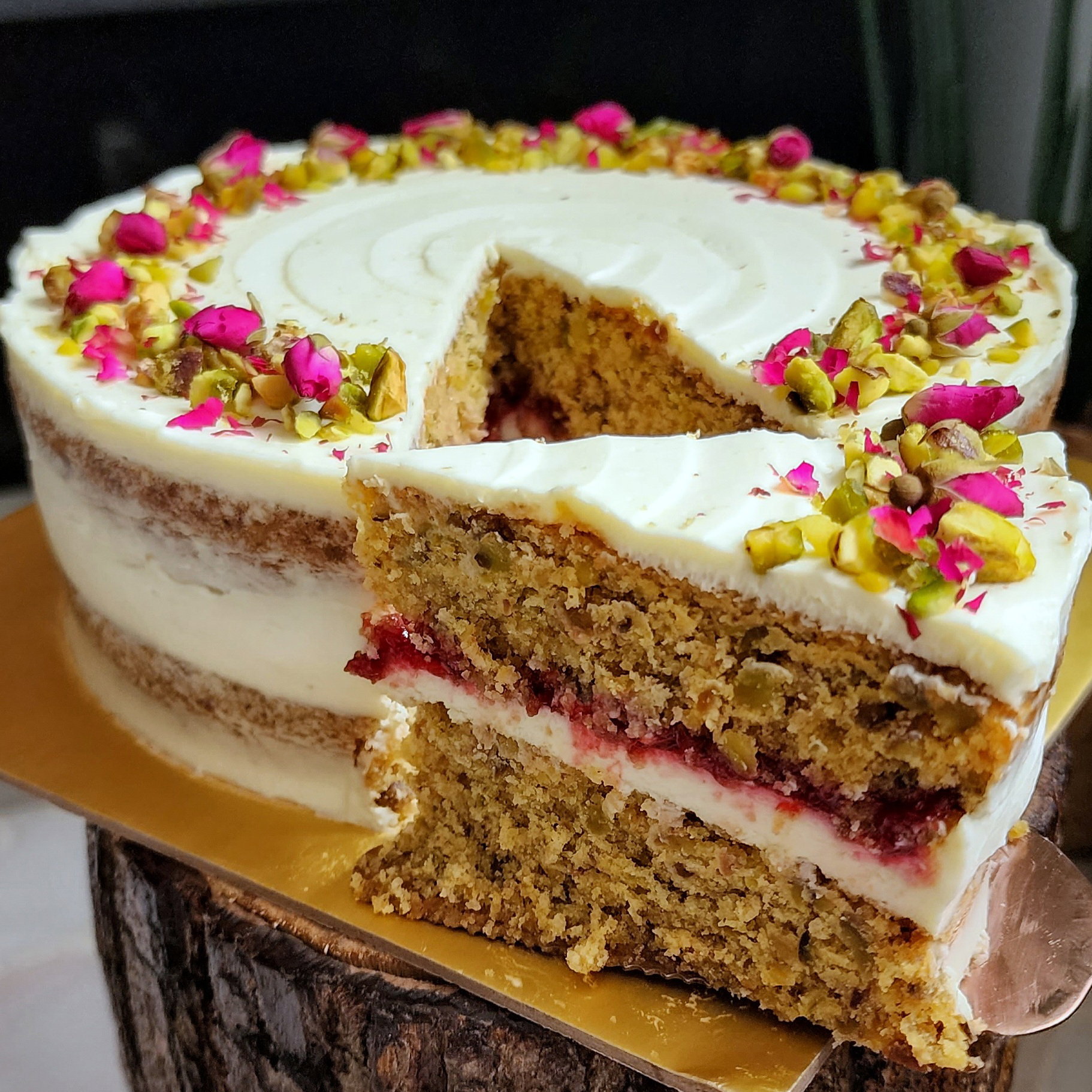 Pistachio Rose Love Cake_1