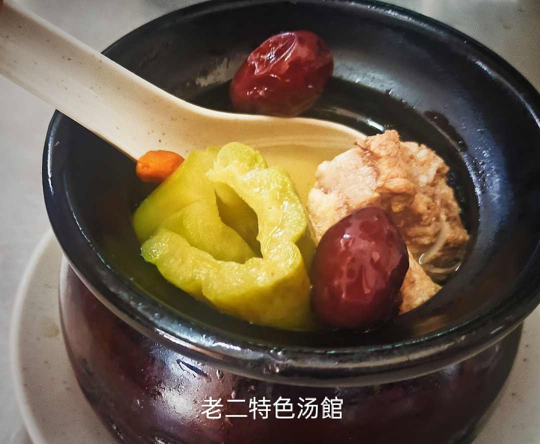 S 3 - 苦瓜排骨汤(BitterMelon Pork Ribs Soup)