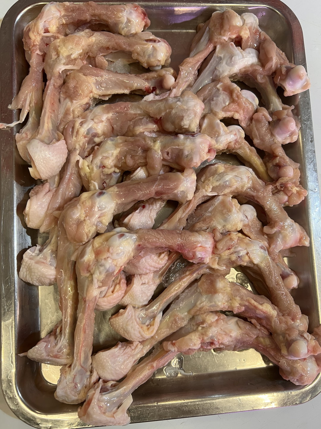 Fresh Chicken Thigh Bone (新鲜鸡腿骨)