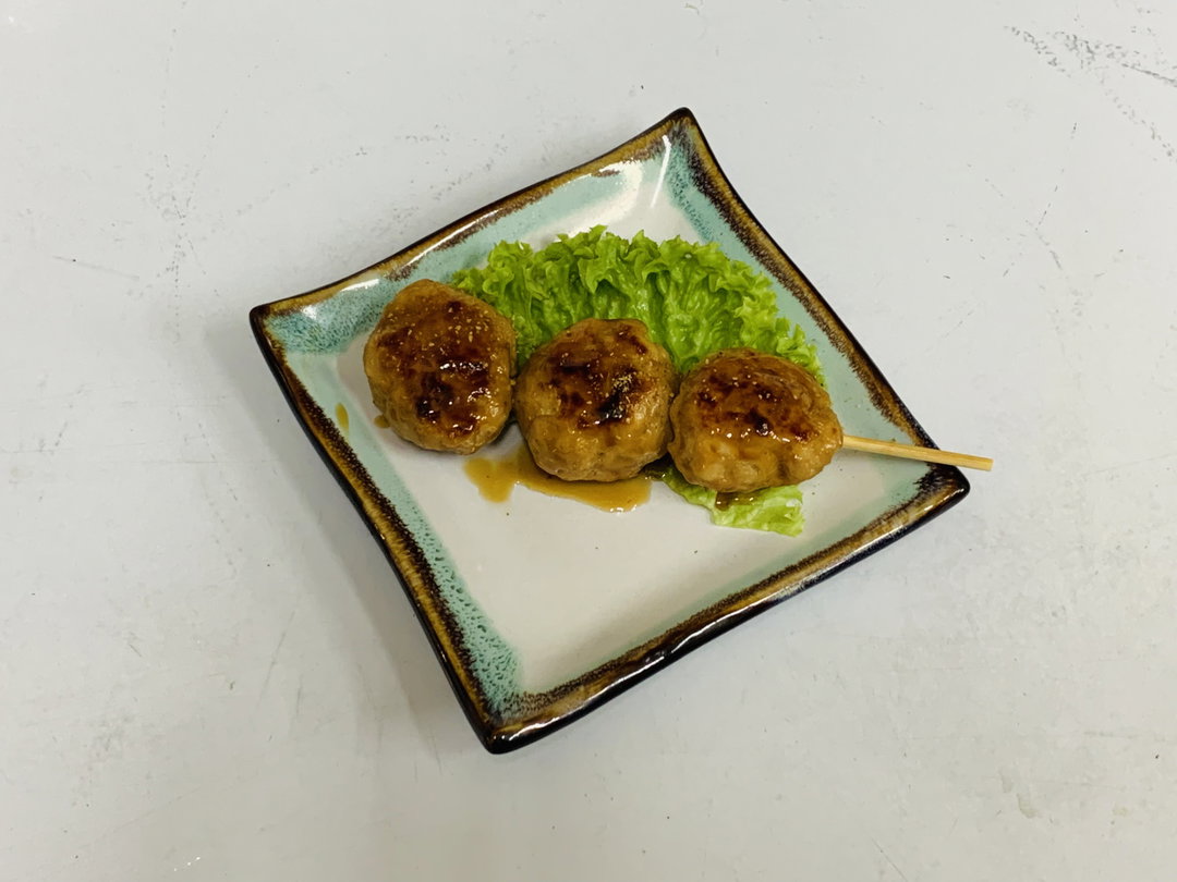 C030 Tori Tsukune (Hand-made chicken meat balls) とりつくね(串焼き)(1本)
