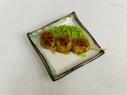 C030 Tori Tsukune (Hand-made chicken meat balls) とりつくね（串焼き）（１本）