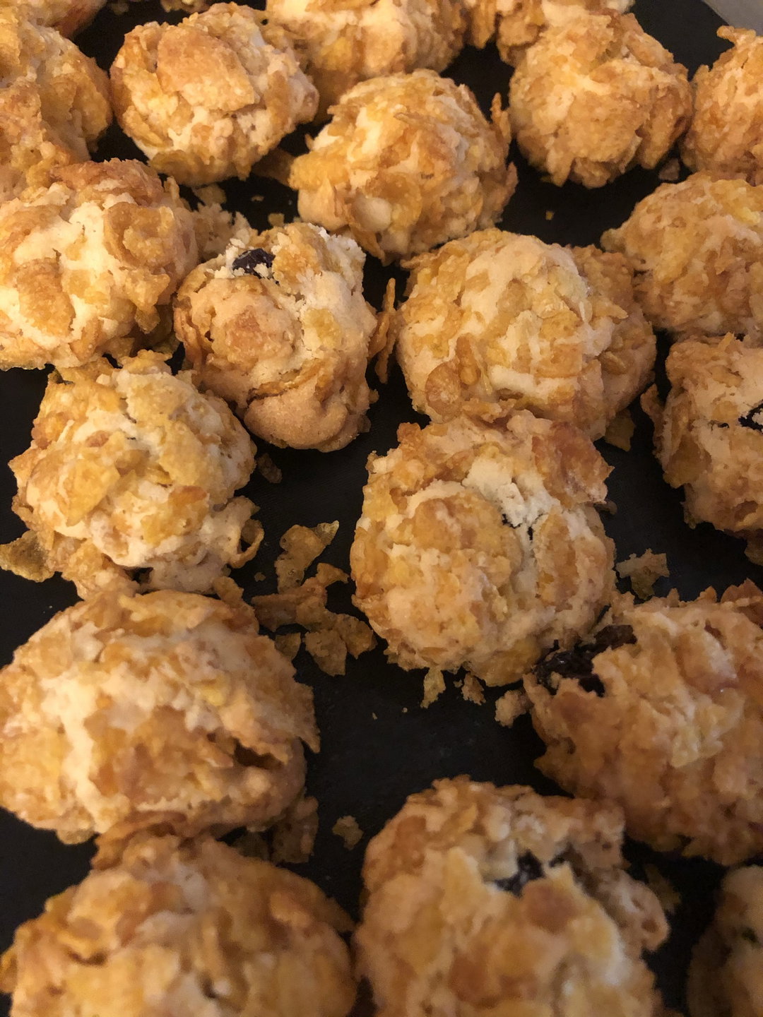 Golden Cornflakes with Raisins