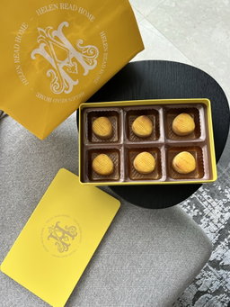 BESTSELLER: Golden Shell Custard Pastries