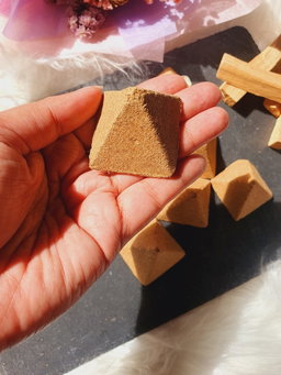 Pyramid Palo Santo Incense x 5 pcs