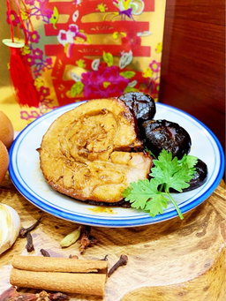 Signature Braised Pork (2-3 pax)
