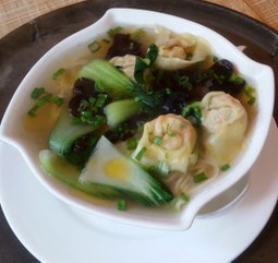Chicken Wonton Noodles Soup    芸吞面-鸡肉 (Original or Sichuan Spicy)