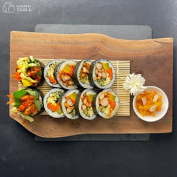 F15. Rolled with Organic Acid- Free Seaweed Spicy Chicken Gimbab + Today’s Soup + Pickled Radish (유기농 김 매운 닭 김밥 + 오늘의 국 +단무지 무침)