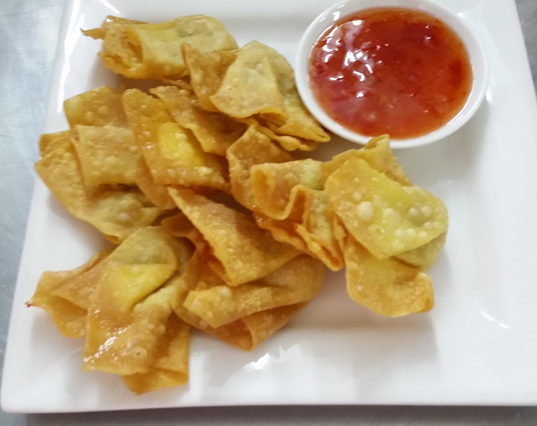 Fried  Wontons - Veg .  脆炸馄饨 - 素菜 ( 8 pcs)