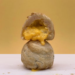 Lava Yolk Taro Roll 流沙芋泥酥
