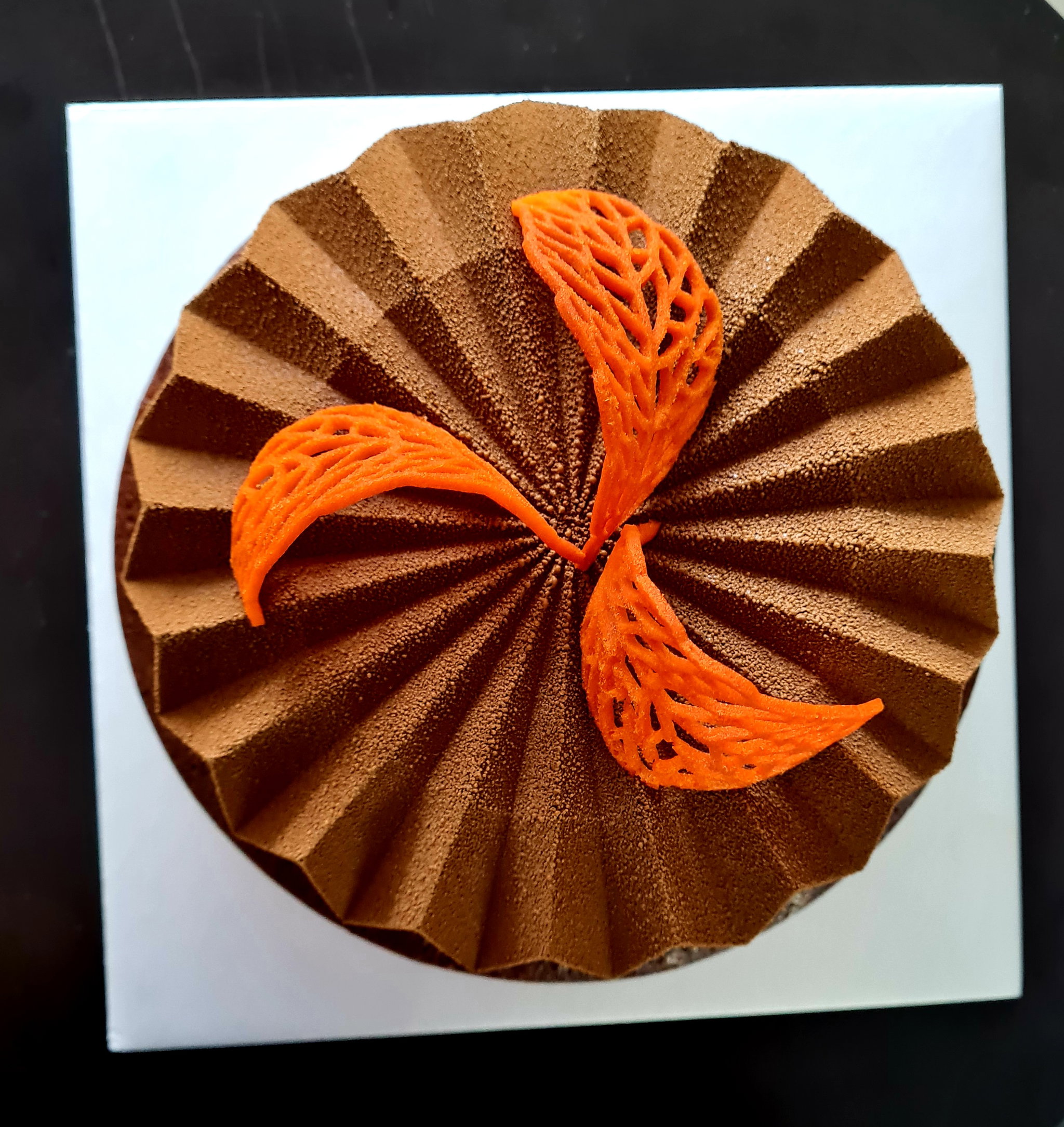 60% dark rich chocolate crémeux with vanilla insert and walnut crumble _0