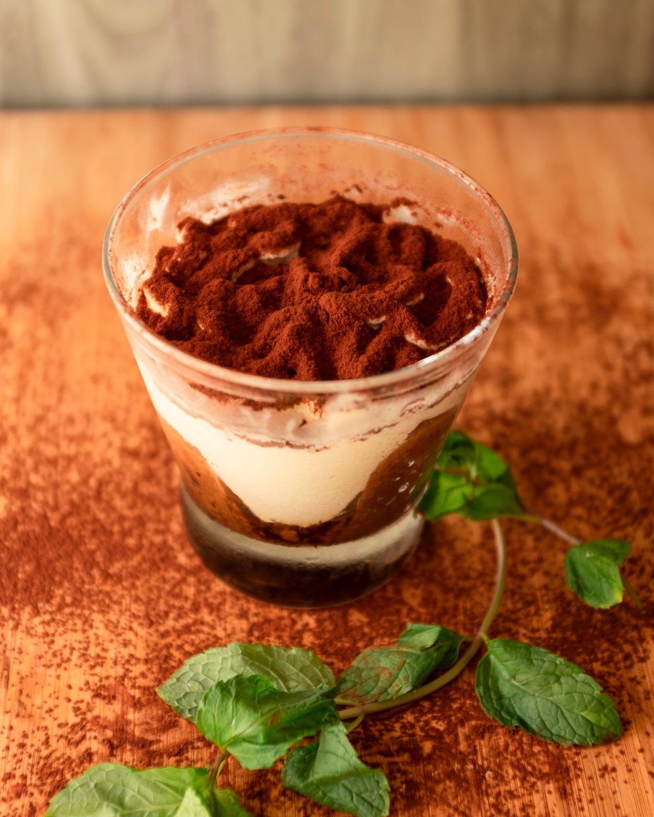 Tiramisu (non alcoholic, sprinkling of cocoa powder)
