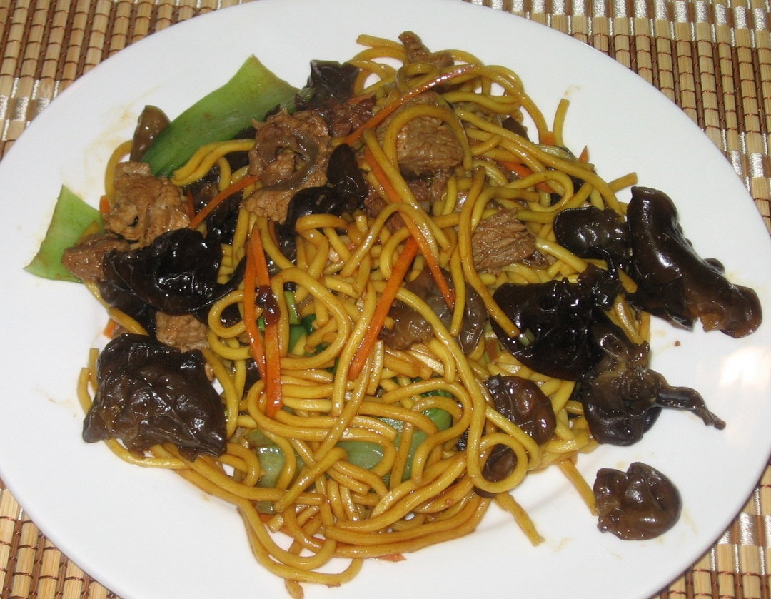 Beef Fried Noodles   牛肉  炒面