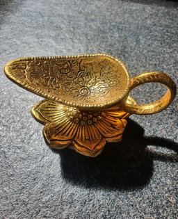 Lotus Holder