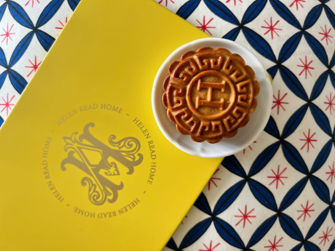 Signature Baked Mooncakes [Lotus Paste & Salted Egg Yolk only] (PRE-ORDER 1 week)