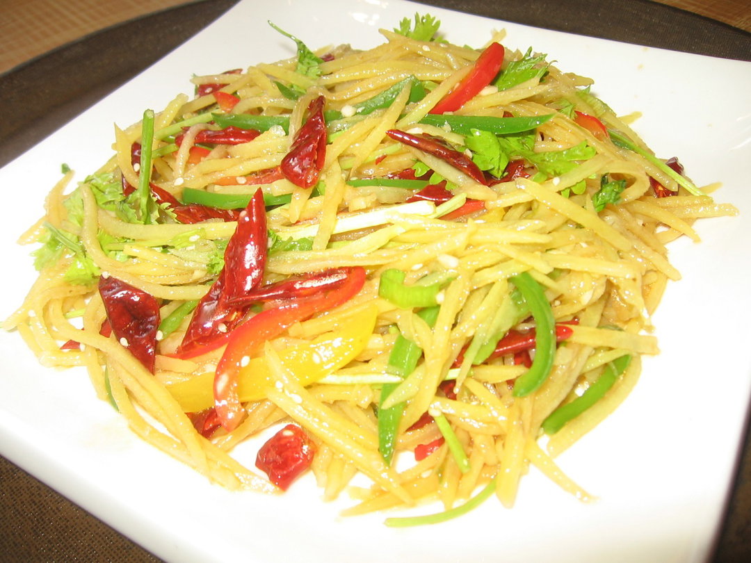 Shredded Potato Salad ( Medium Spicy)   抢拌土豆丝 