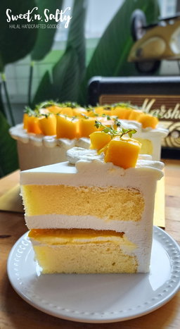 Fresh Fruit Cake