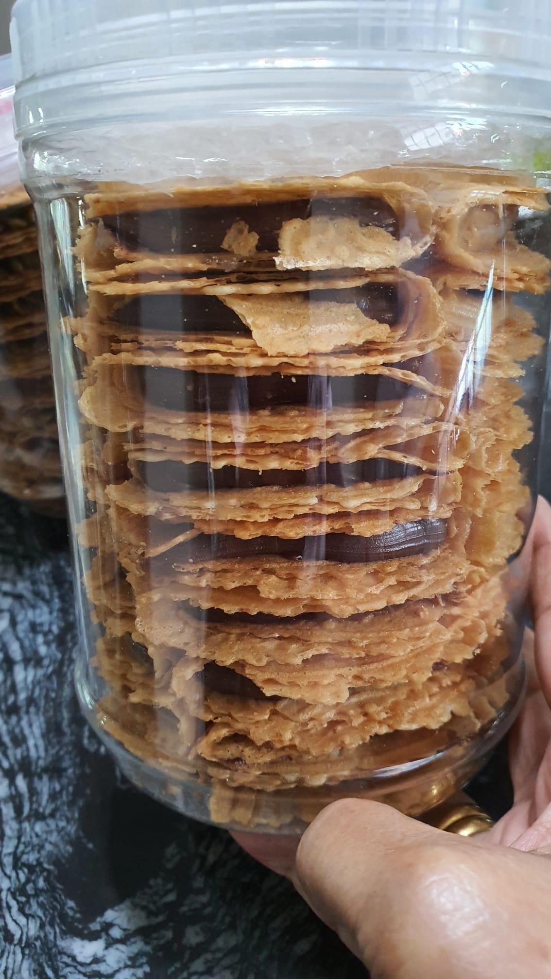 Kuih Kapit with Chocolate filing_0
