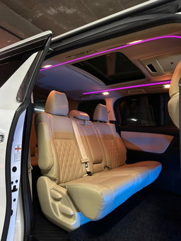 TOYOTA ALPHARD 8 SEATER
