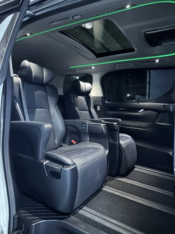 TOYOTA VELLFIRE ZG FACELIFT (PUTIH)