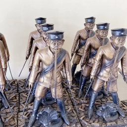 Ajarn Fon Deesawang Standing Statue
