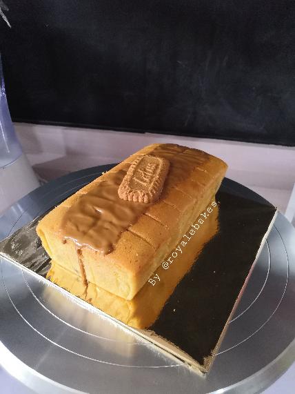 Premium Biscoff Buttercake