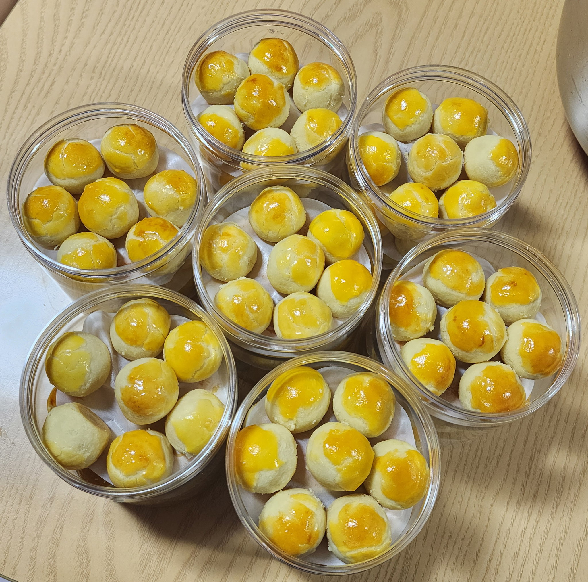 Golf ball pineapple tarts _0